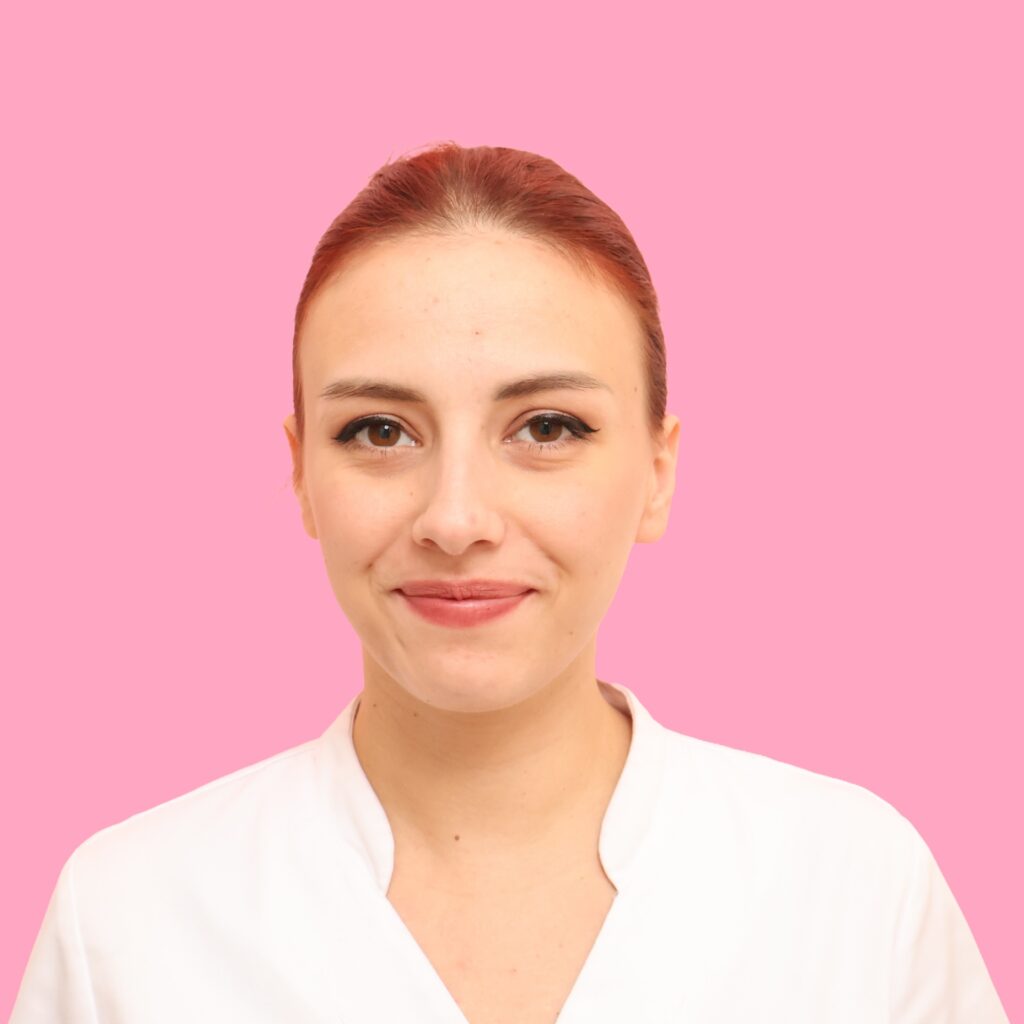 Porträt von Anita aus dem Ordinationsteam